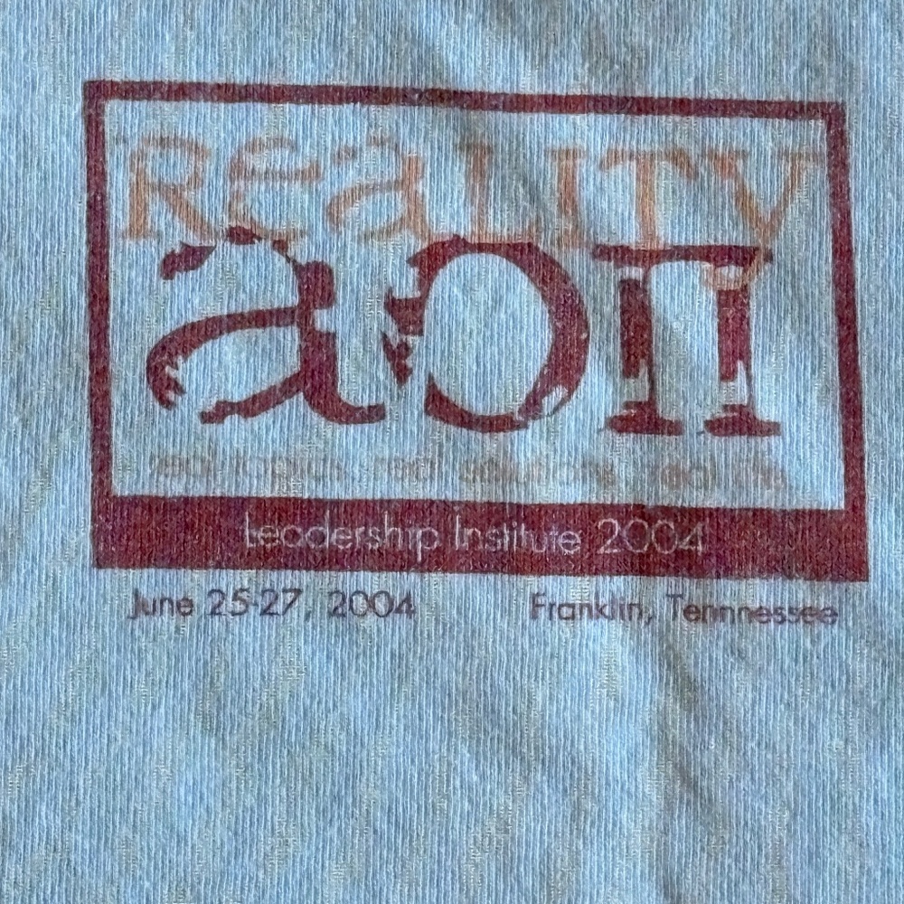 Alpha Omicron Pi Vintage 2004 Leadership Institute T-Shirt - Picture 2 of 10